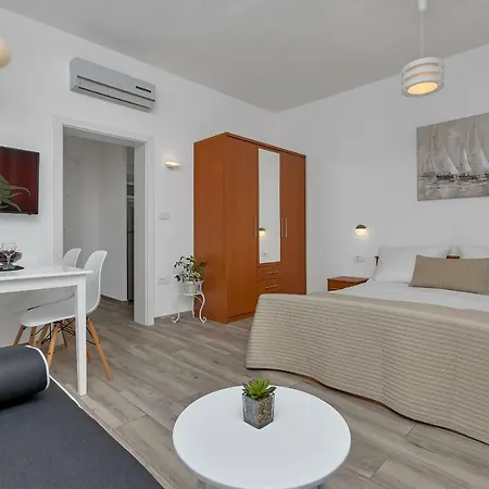 Kate * Podgora (Split-Dalmatia)